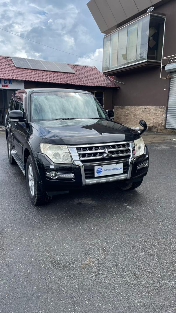 Mitsubishi Pajero 2014